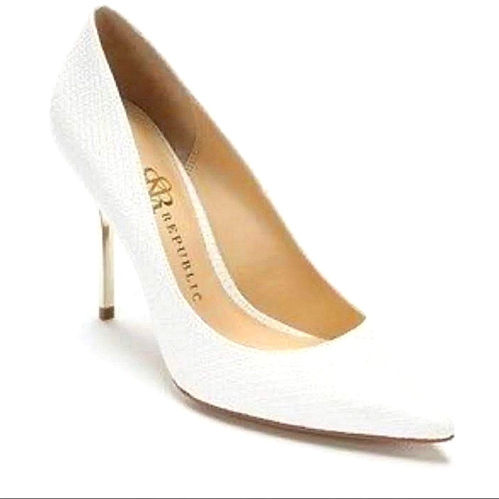 STUNNING Rock Republic Womens Size 6 White Snake Skin w/Gold Heels (4 in. heel)